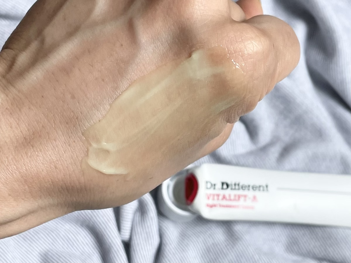Dr. Different Vitalift-A Night Treatment Cream Texture
